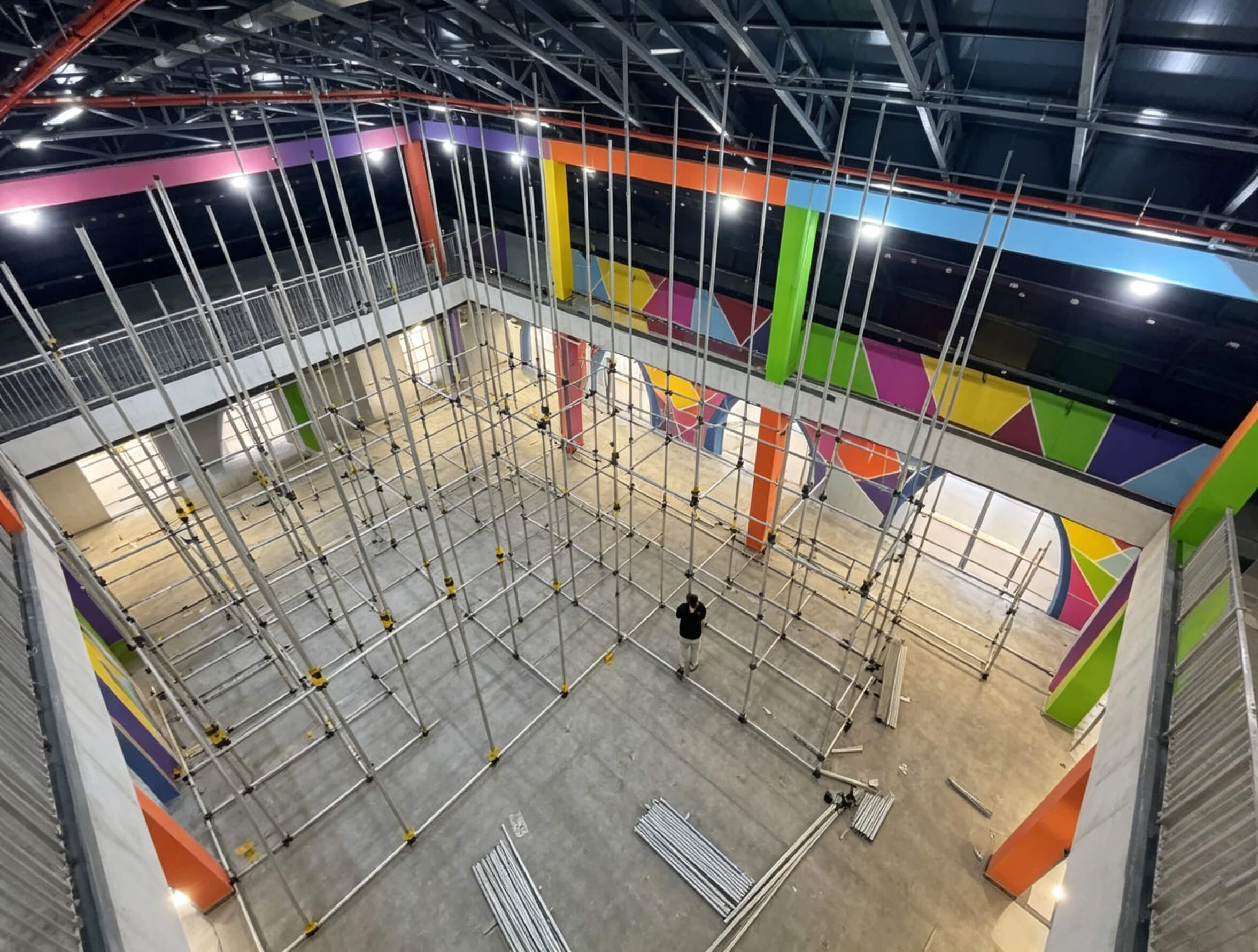 Foto del sito di installazione del parco giochi al coperto in Uzbekistan 2